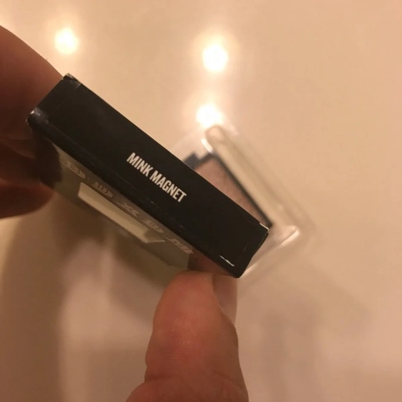 BUXOM Single Eyeshadow, Mink Magnet - Picture 3 of 3